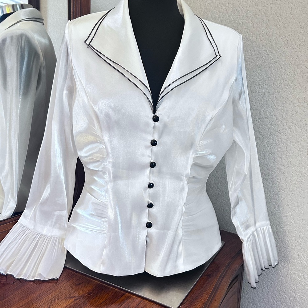 XSCAPE Joanna Chen vintage White Satin Blouse with Black Piping. Size 12